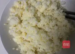 Illustration of how to make egg fried rice 3
