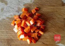 Illustration of how to make carrot, egg and scallion pancake 4