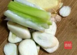 Illustration of how to make braised pork ribs with rice 3