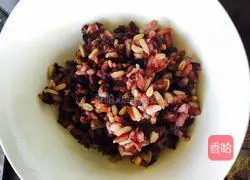  Illustration of how to make whole grain and minced meat egg cake rice 2