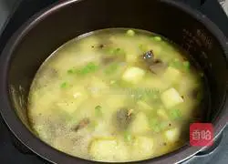 Illustration of how to make bacon braised rice 11