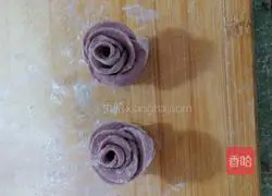Purple sweet potato and rose flower steamed buns are delicious! Illustration of how to make them 10
