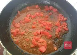 Illustration of how to make tomato and egg fried rice 9