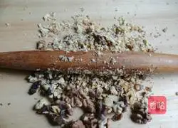 Illustration of how to make hollow sesame cake 3