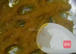 Illustration of how to make pumpkin pattern steamed buns 3