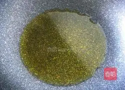 Illustration of how to make ham, sausage and egg fried rice 4