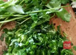 Illustration of how to make three fresh wontons 4