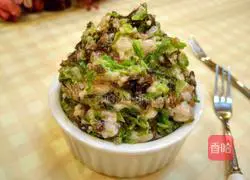 Illustration of how to make celery and pork dumpling stuffing 19