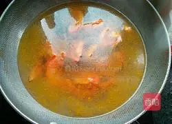 Illustration of how to make ham noodles 4