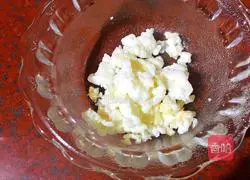 Illustration of how to make gold-wrapped fried rice 9