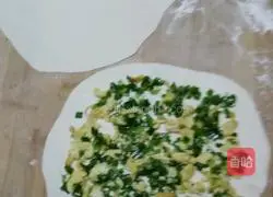 Illustration of how to make leek and egg pancakes 6