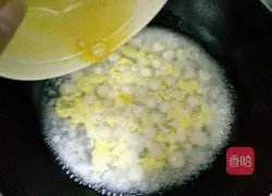 Illustration of how to make glutinous rice balls with rice wine and eggs 11