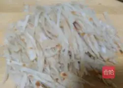 Illustration of home-style fried shredded pancakes 1