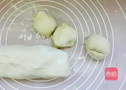 Illustration of how to make bean buns 9