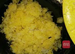 Illustration of how to make egg fried rice 3