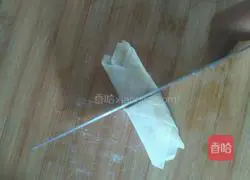 Illustration of how to make fried wonton wrappers 7