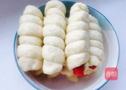 Illustration of how to make sausage steamed buns 4