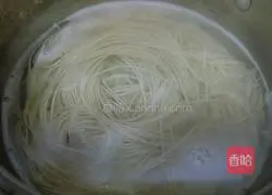 Illustration of how to make scallion noodles 4