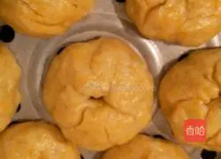 Illustration of how to make pumpkin buns 9