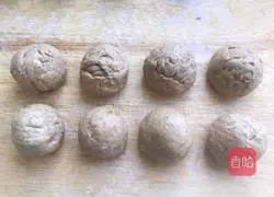 Illustration of how to make big brown sugar steamed buns 13