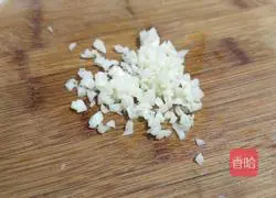 Illustration of how to make garlic salted egg patties 3