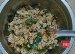 Illustration of how to make cabbage wonton soup 3