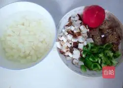 Illustration of how to make potato and sausage braised rice 9