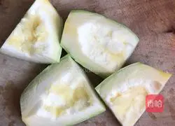 Illustration of making jade melon silk cake 1