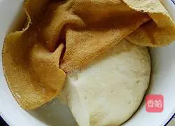 Illustration of how to make leek, egg and mushroom buns 5