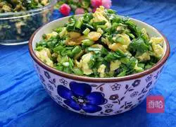 Illustration of how to make leek and egg dumpling fillings 8