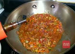 Illustration of how to make minced pork noodles 11