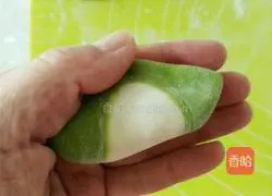 Illustration of how to make cabbage (Baicai) dumplings 17