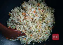 Illustration of how to make fried rice with fancy eggs 4