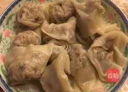 Illustration of making dumplings stuffed with dried pork and bamboo shoots 12