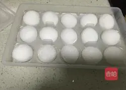 Illustration of how to make golden sesame glutinous rice balls 1