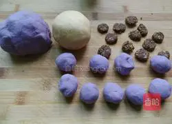 Illustration of how to make pumpkin cake and purple potato cake 4