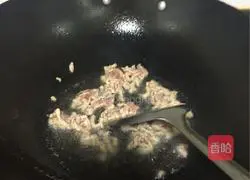 Illustration of how to make fried rice with lean meat and eggs 4