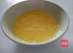 Illustration of how to make egg fried rice 1