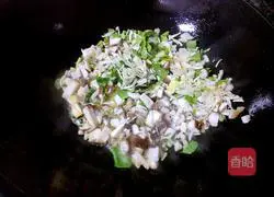 Illustration of how to make mushroom fried rice 3