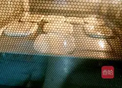 Illustration of how to make oil and salt sesame cakes 18