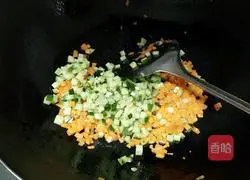 Illustration of how to make double vegetable fried rice 4