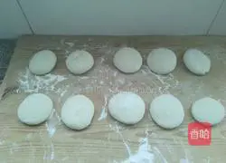 Illustration of how to make steamed buns and sugar cakes mixed with rice noodles 3