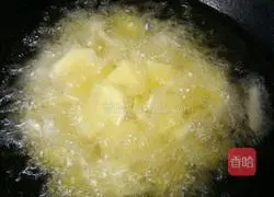 Illustration of how to make potato-roasted beef noodles 4