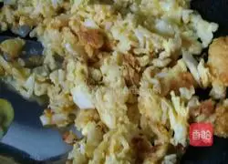 Illustration of how to make lazy baby vegetable and egg fried rice 5