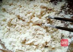 Illustration of how to make cabbage (Baicai) dumplings 4