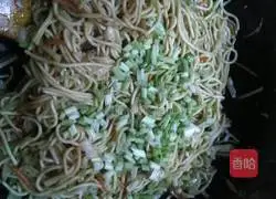 Illustration of how to make fried noodles 9