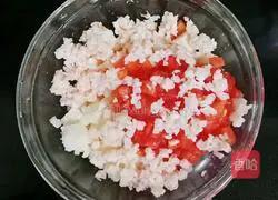 Illustration of how to make Tomato Shrimp Steamed Bun Pudding (Baby Complementary Food) 6