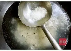 Illustration of how to cook glutinous rice balls with rice wine and osmanthus 8