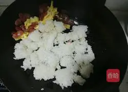 Illustration of how to make rapeseed fried rice 10