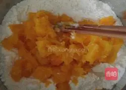 Illustration of how to make pumpkin steamed buns 5